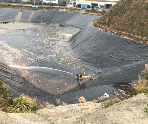 南郑废水池清理